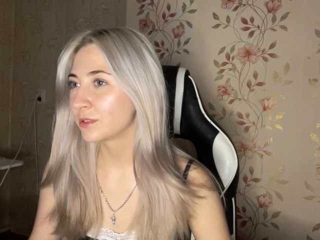 NickiCreagh live cam on BongaCams