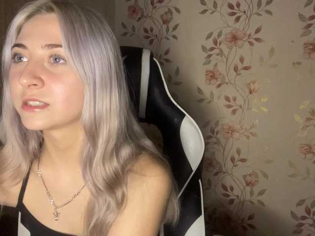NickiCreagh live cam on BongaCams