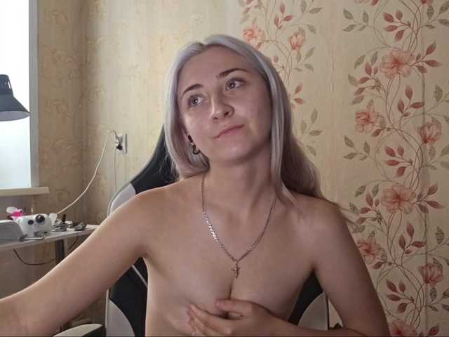 NickiCreagh live cam on BongaCams
