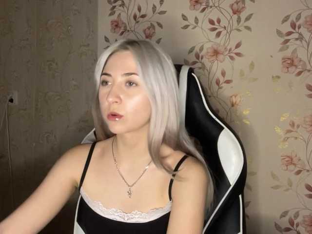 NickiCreagh live cam on BongaCams