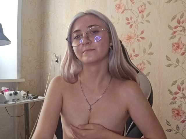 NickiCreagh live cam on BongaCams