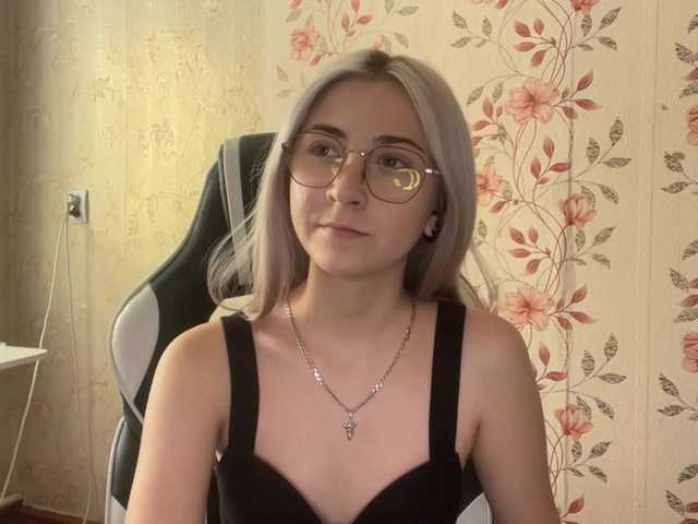 nickicreagh live sex show