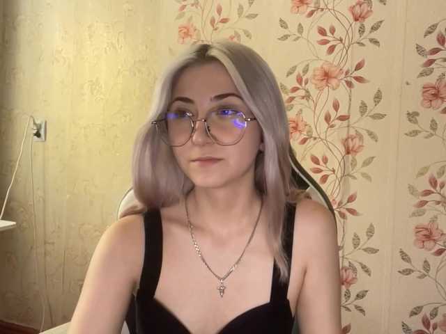 NickiCreagh live cam on BongaCams