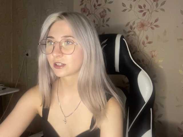 NickiCreagh live cam on BongaCams