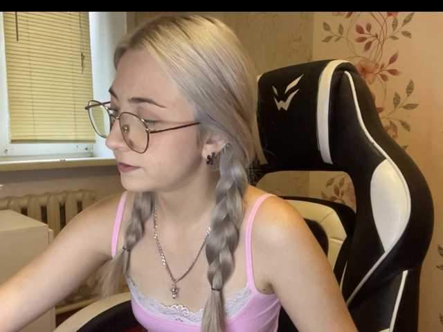 NickiCreagh live cam on BongaCams