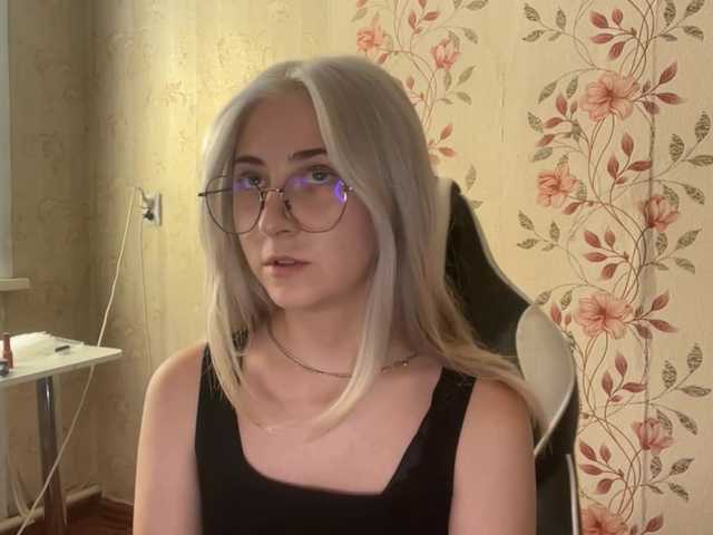 NickiCreagh live cam on BongaCams