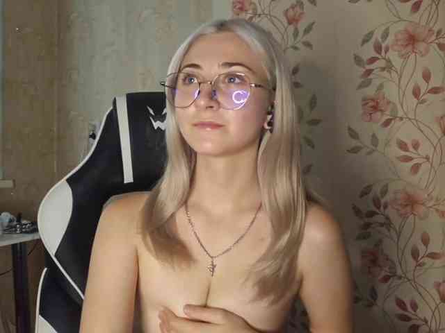 NickiCreagh webcam