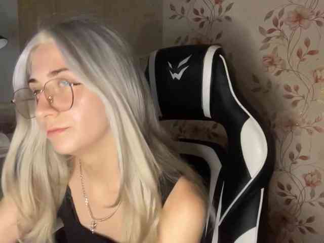 NickiCreagh webcam