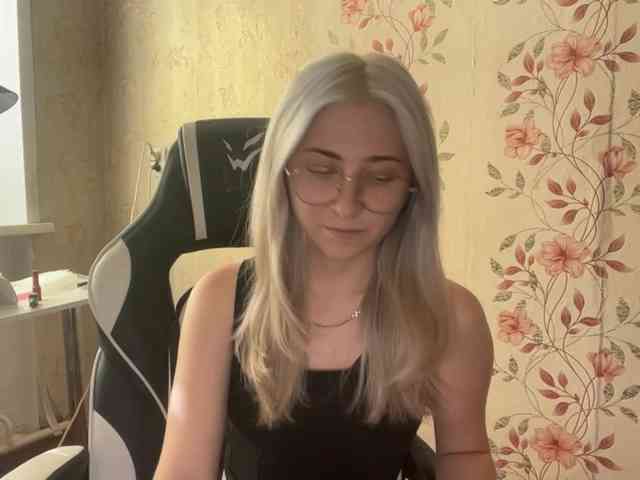 NickiCreagh webcam