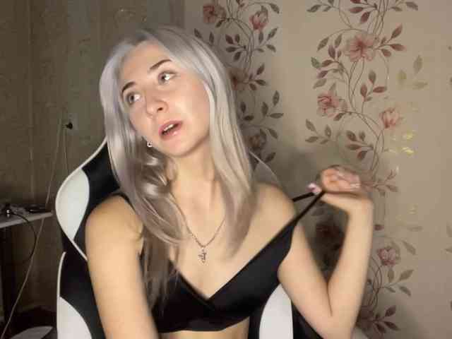 NickiCreagh webcam