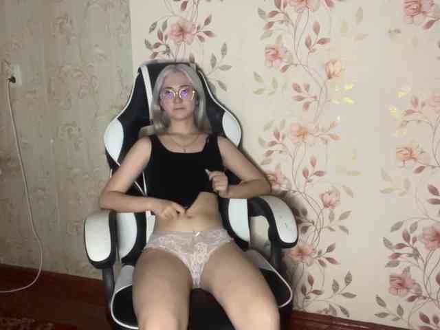 NickiCreagh webcam