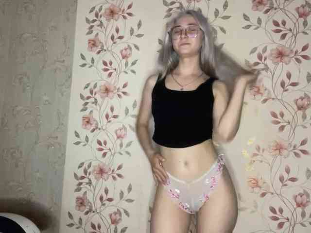NickiCreagh webcam