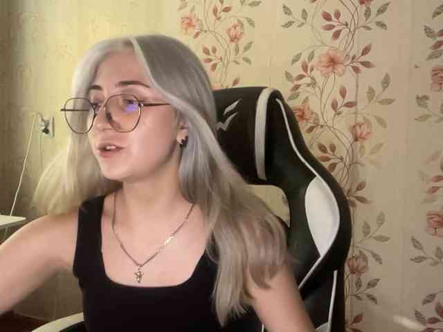 NickiCreagh webcam