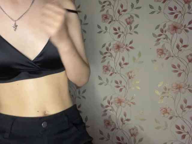 NickiCreagh webcam