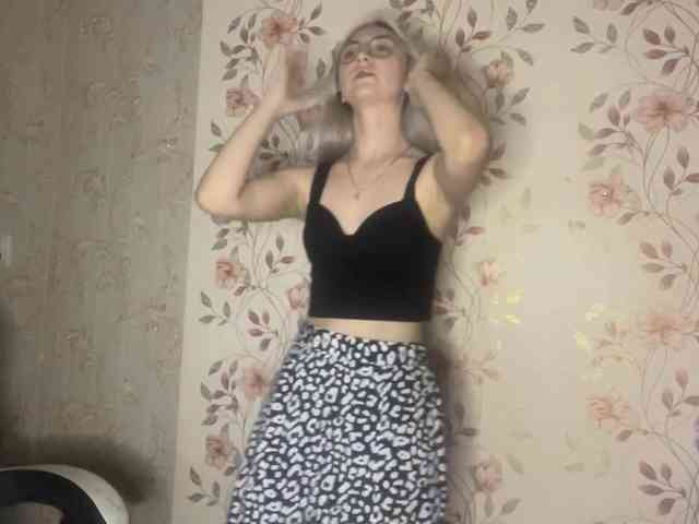 NickiCreagh webcam