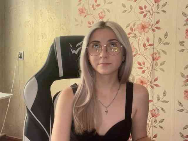 NickiCreagh webcam