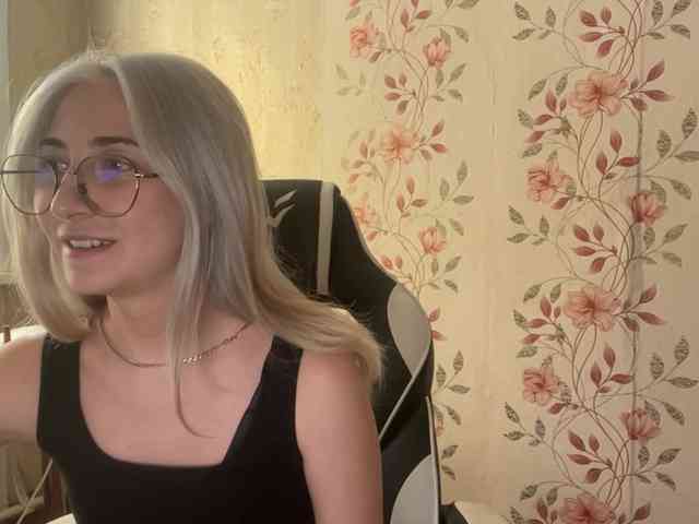NickiCreagh webcam