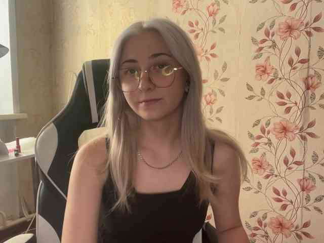 NickiCreagh webcam
