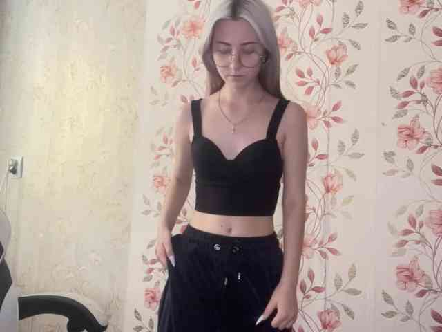 NickiCreagh webcam