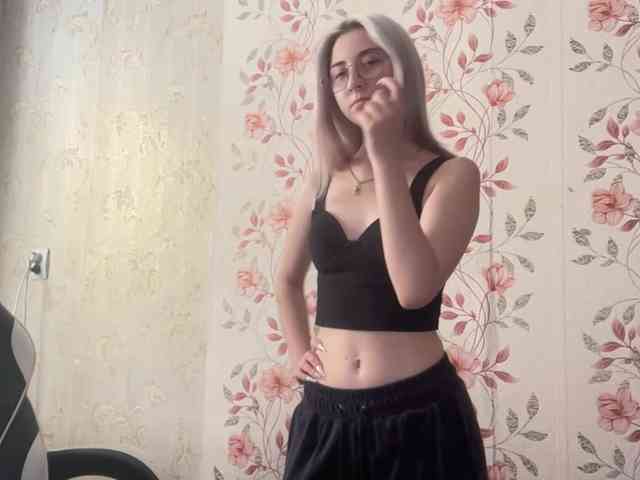 NickiCreagh webcam