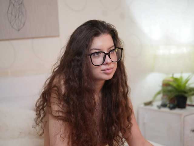 MonaPinky live cam on BongaCams