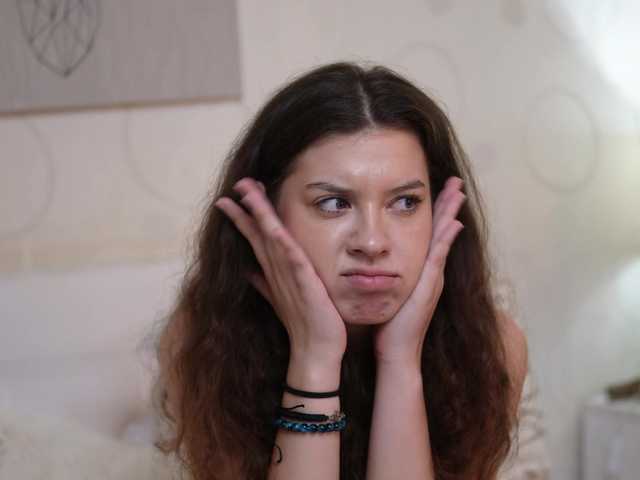 MonaPinky live webcam show