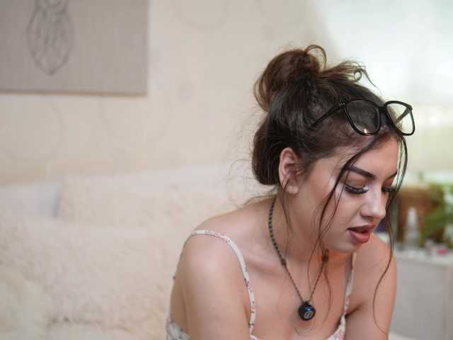 MonaPinky live cam on BongaCams