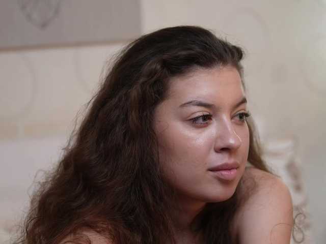 MonaPinky live webcam show