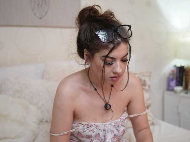 MonaPinky live cam on BongaCams