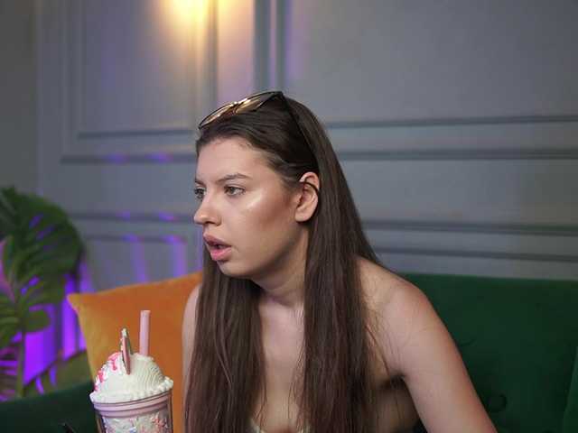 MonaPinky live cam on BongaCams