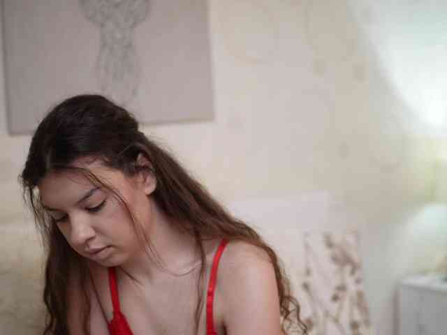 Model: MonaPinky