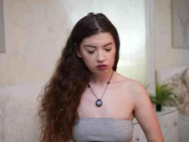 MonaPinky webcam