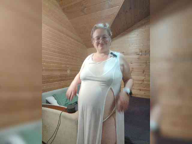 Milenavelvet's cam show statistics and live stream