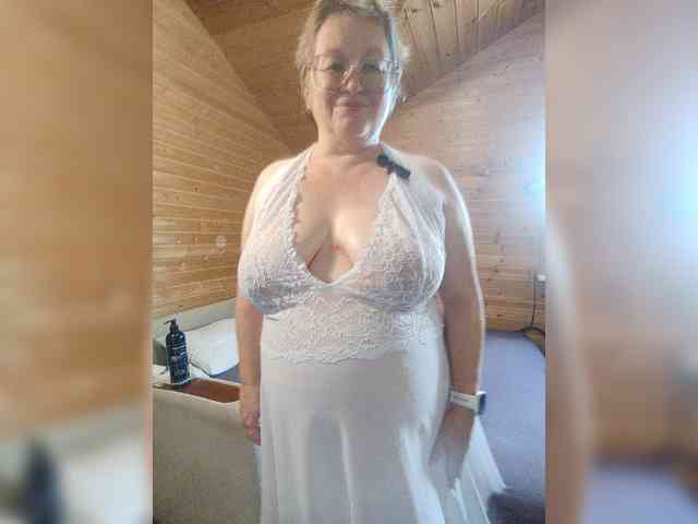 MilenaVelvet live female cam on bongacams