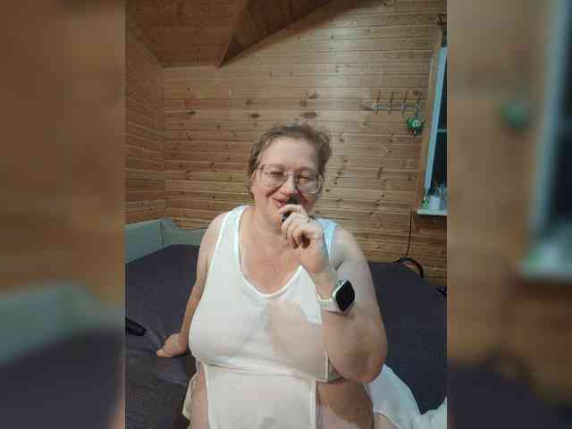 Milenavelvet's cam show statistics and live stream