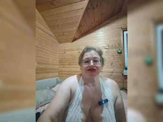 milenavelvet's live room