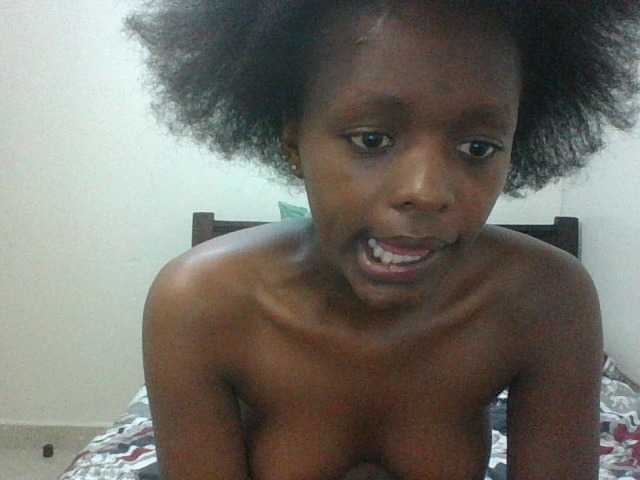 bakhita12 live cam on BongaCams