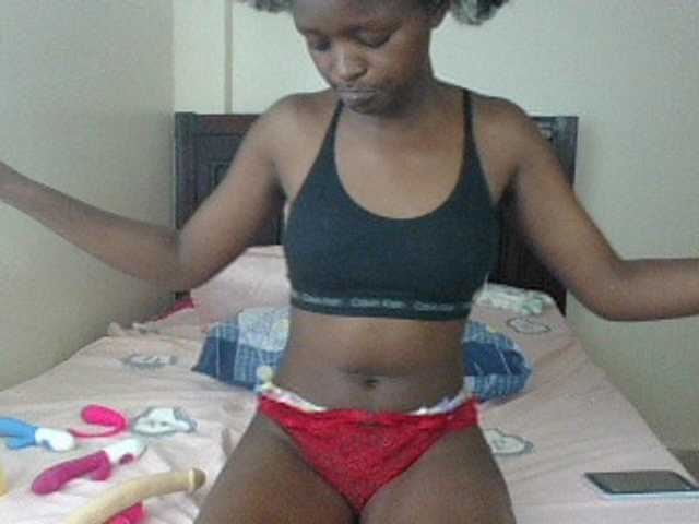 bakhita12 live cam on BongaCams