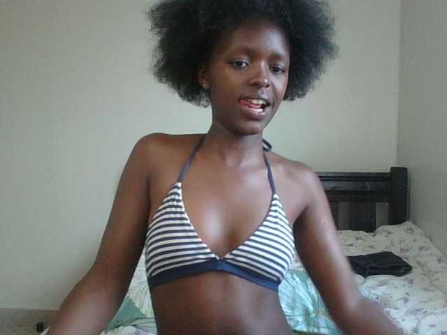 bakhita12 live cam on BongaCams