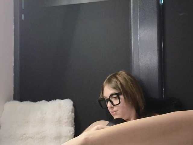 AdelineRiley live cam on BongaCams