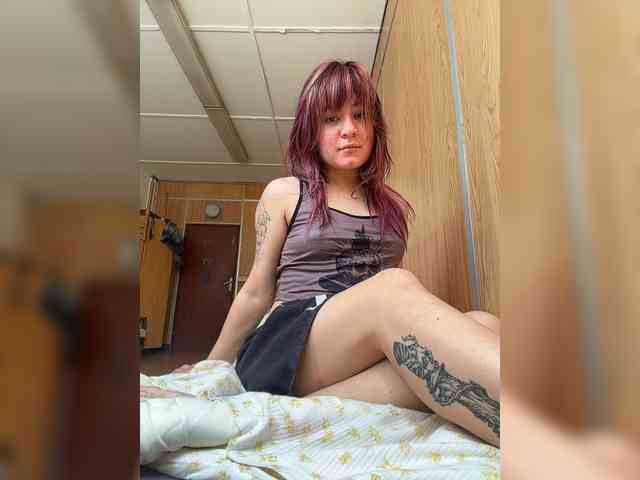 VeronicaMarsh webcam