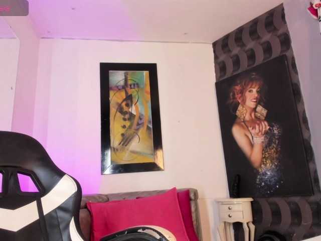 Nikollhot2026 live webcam show