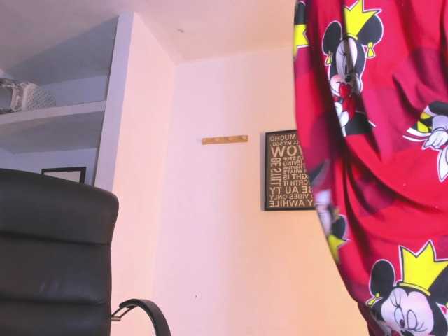 Nikollhot2026 live webcam show