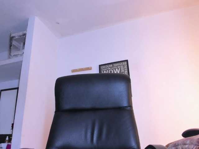 Nikollhot2026 live webcam show