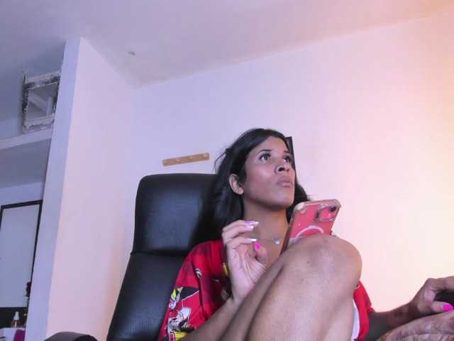 Nikollhot2026 live webcam show