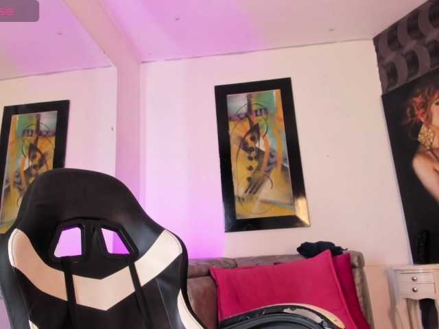 Nikollhot2026 live webcam show