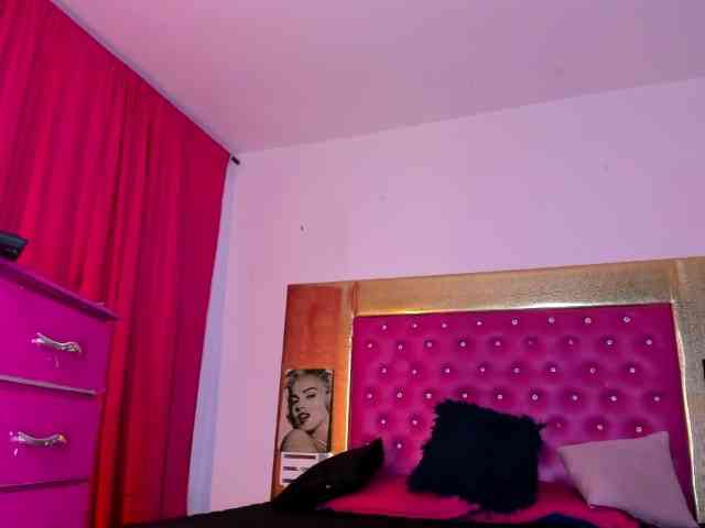 Nikollhot2026 Sex Cam Show