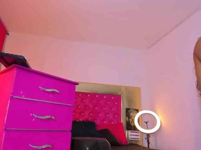 Nikollhot2026 Sex Cam Show