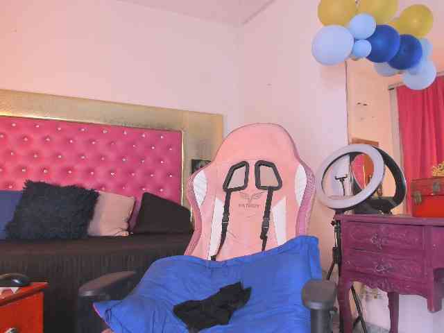 Nikollhot2026 Sex Cam Show