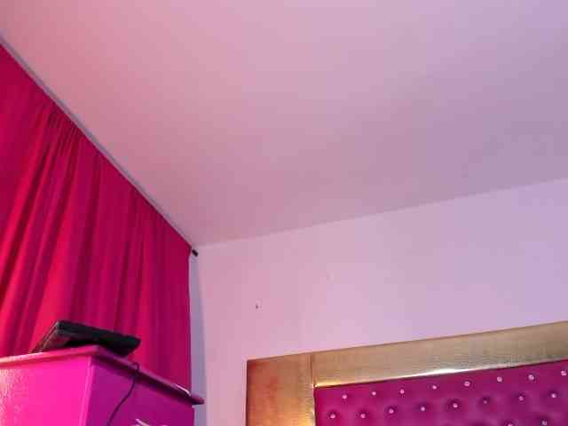 Nikollhot2026 Sex Cam Show